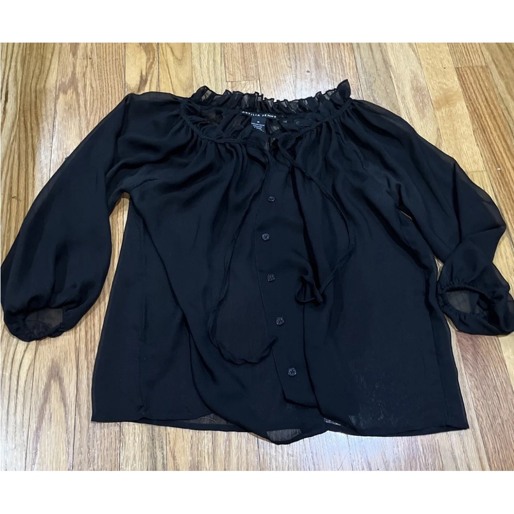 Antilia femme Black sheer Button front Blouse Size Medium